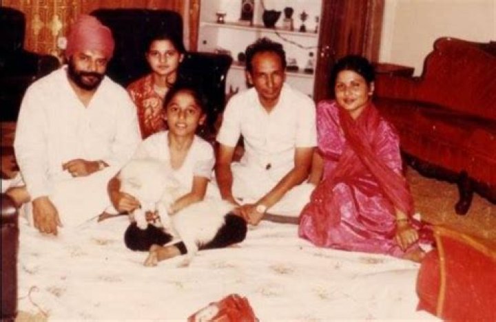 
Who Is Chandrashekhar Guruji Wife And Family Photos? “ManavGuru” Stabbed To Death 