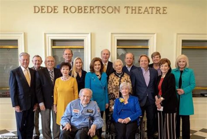 
Who Is Dede Robertson And What Happened To Her? Few Things About The Wife Of Pat Robertson 