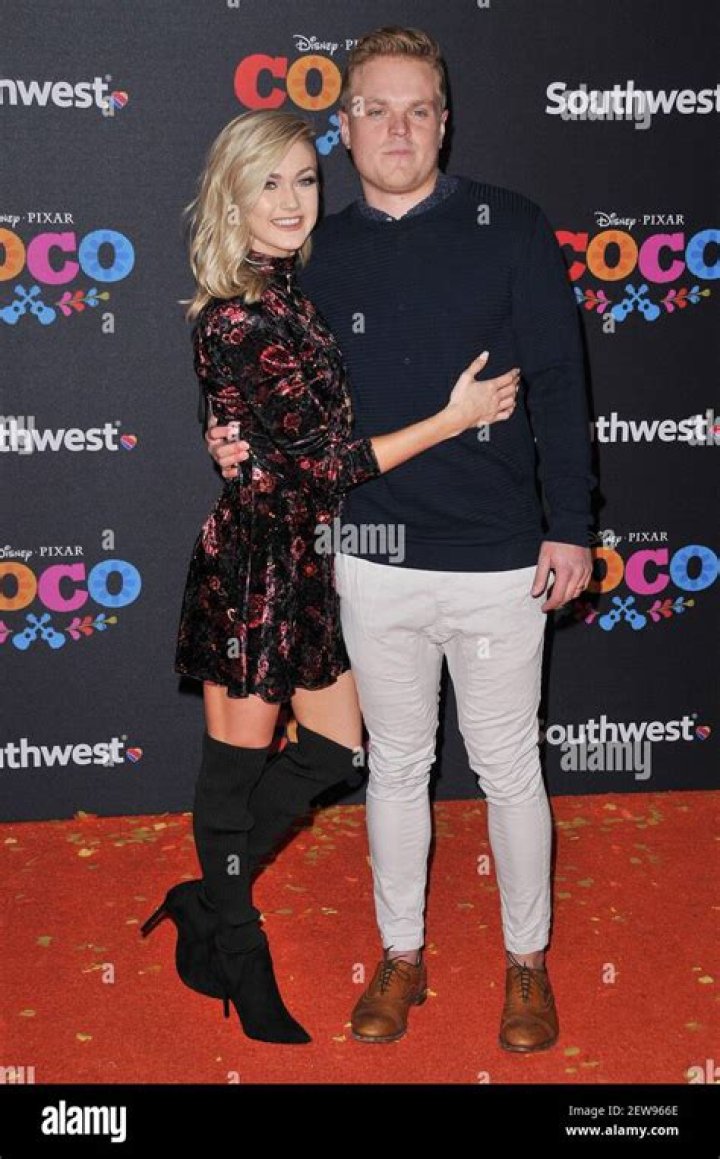Who is Lindsay Arnold’s Husband Samuel Lightner Cusick?