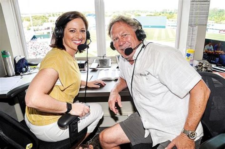 
Who is Marney Gellner? About Minnesota broadcaster’s Twitter, age, husband after breast cancer announcement 