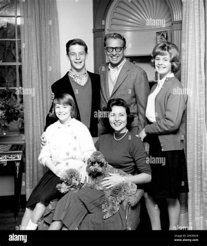 
Who Is Sarah Ludden, Allen Ludden’s Daughter and Betty White’s Step-Daughter? 