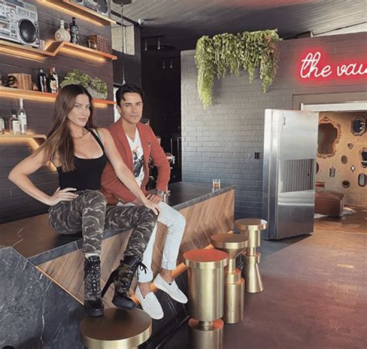 Who Is Selling The OC Cast Polly Brindle? Meet The Realtor From Oppenheimer Group On Instagram