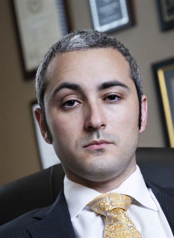 
Who Is The DUI Guy aka Larry Forman From Louisville? Lawyer Twitter Thread On Johnny Depp Trial 