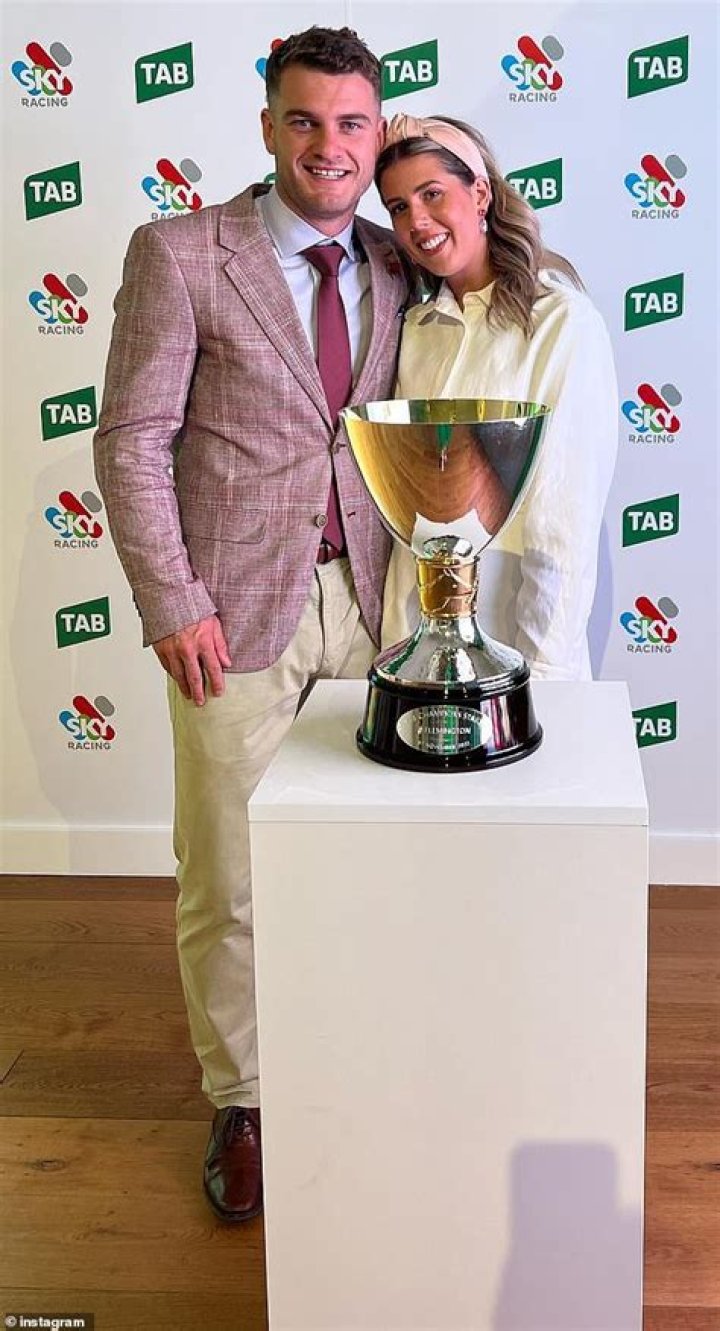 
Who Is Tom Papley Girlfriend? Meet Annie Milner On Instagram 