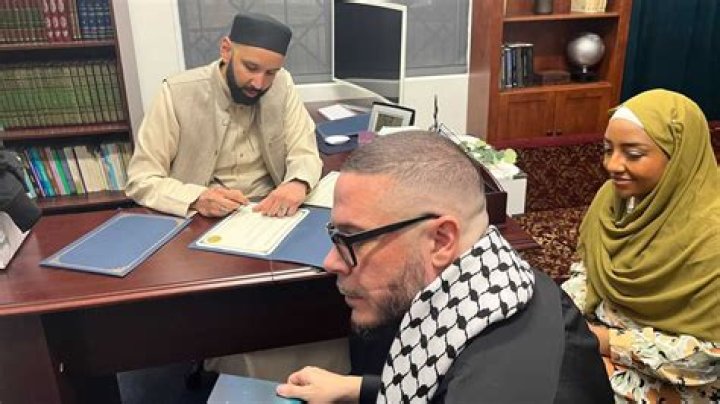 
Who Is Wayne Parnell Wife Aisha Baker And What Is Their Religion? Here’s Why He Converted To Islam 