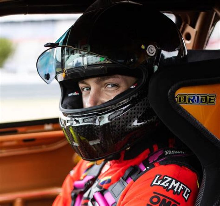 
Who is youtuber Adam LZ? Divorce, Net Worth, Age, Biography 