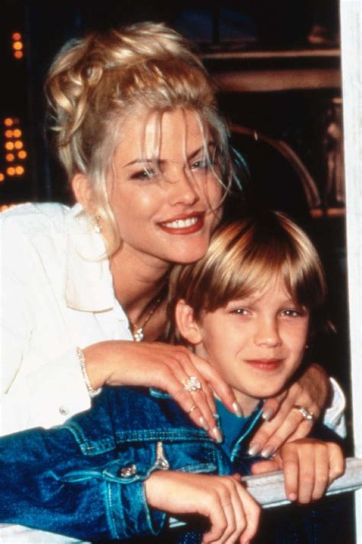 
Who was Anna Nicole Smith’s son and what happened to him? 