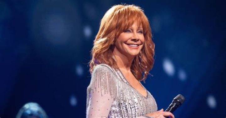 Why Do Fans Believe Reba Mcentire Is Deaf, Is She Sick – What Happened To Her?
