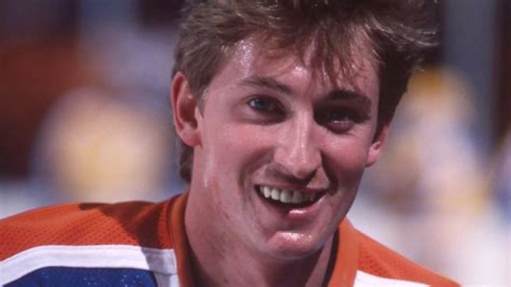 
Why Is Wayne Gretzky Banned From Minor Hockey? Canadian Coach Suspended For Life! 